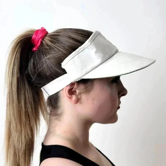 Vintage 90s PRO Mickey Mouse Tennis Sun Visor - Picture 2 of 10